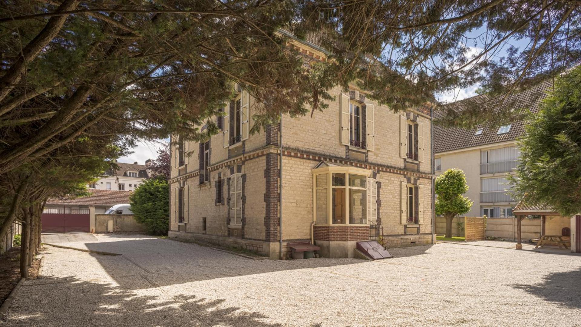 Bonappart 1 - Charme Napoleonien & Confort Troyes Kültér fotó